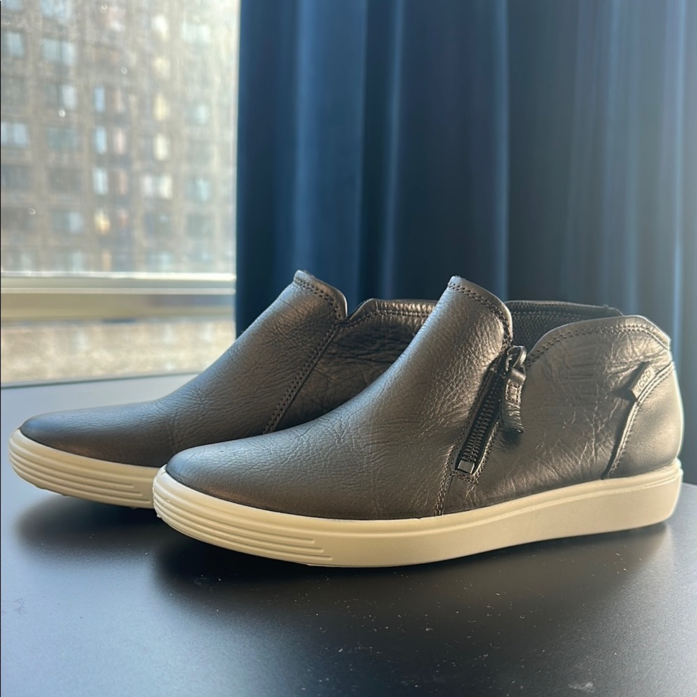 ECCO Women’s Ankle Boot Sneaker